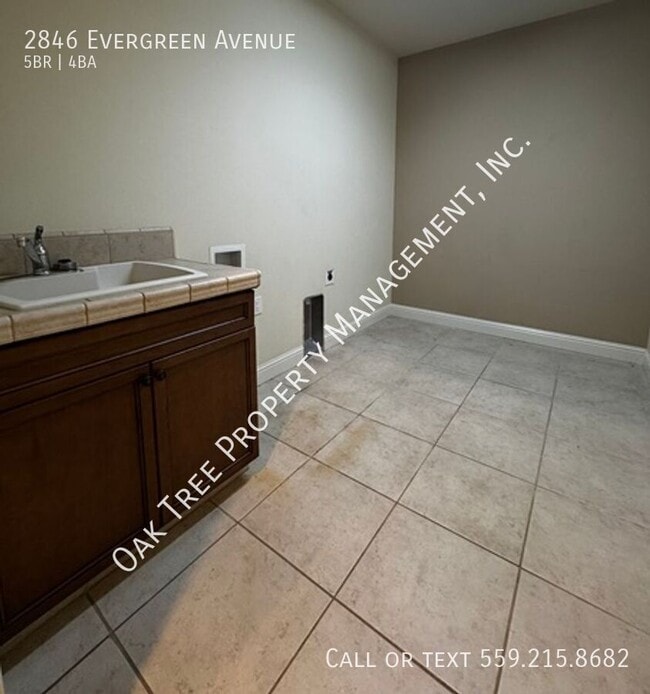 Building Photo - 2846 Evergreen Ave