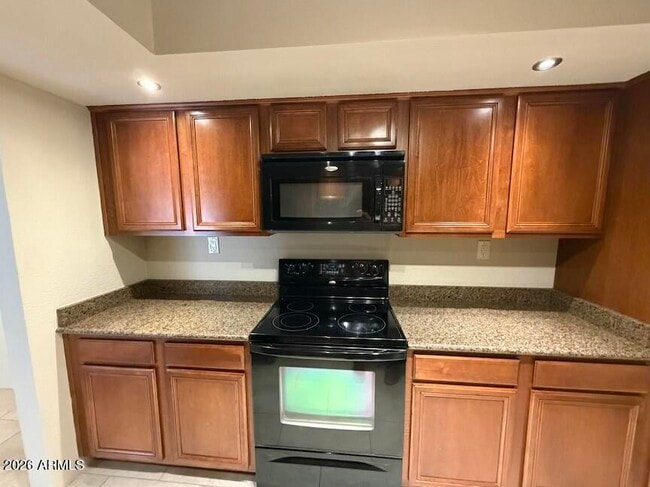 Building Photo - 8500 E Indian School Rd