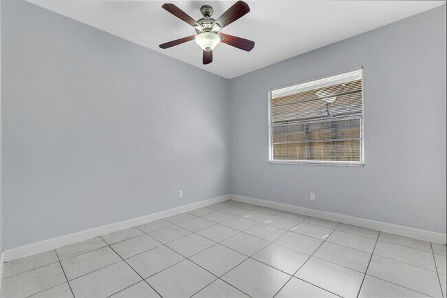 Building Photo - 7432 SW 12th Ct