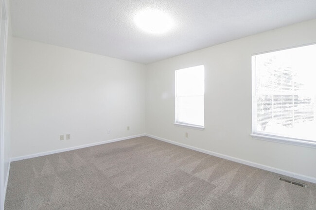 Building Photo - 2006 Tynewood Dr