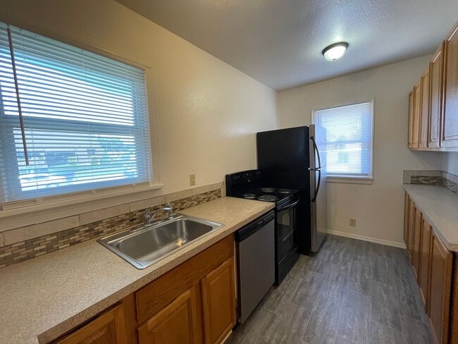 Building Photo - Shadle Area