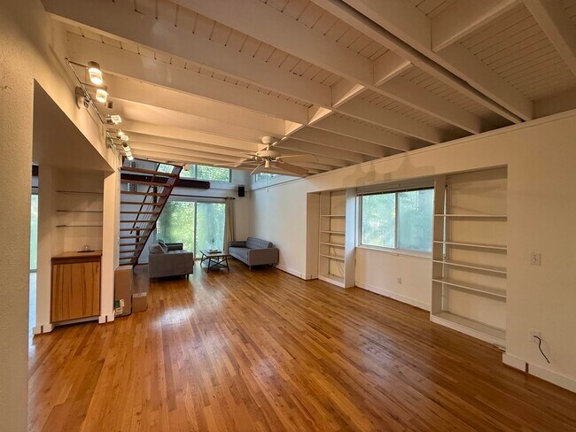 Building Photo - 1828 S Magnolia Dr