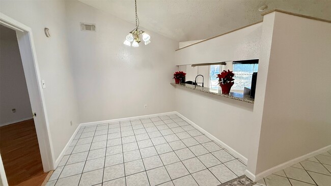 Building Photo - 13034 Birch Grove Dr