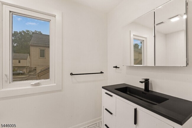 Building Photo - 5E Somerset Hills Village