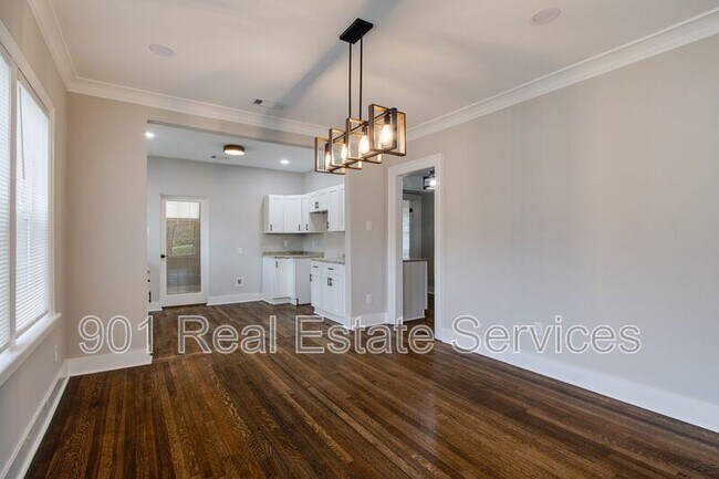 Building Photo - 2115 Hallwood Dr