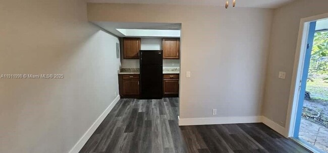 Building Photo - 161 NW 40th St