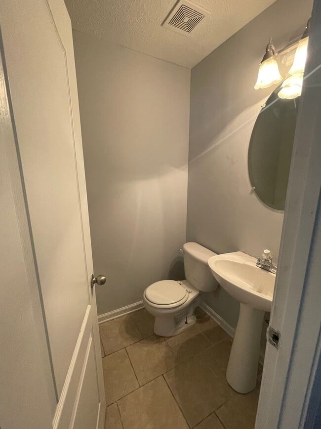 Building Photo - 4233 Sandstone Dr