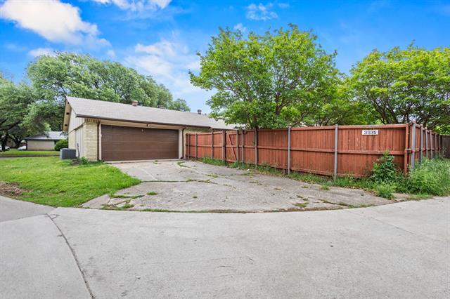 Building Photo - 3939 Branch Hollow Dr