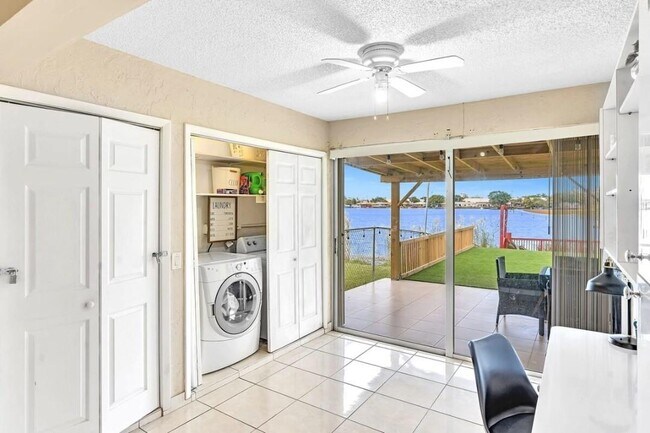 Building Photo - Beautiful 3-Bedroom, 2-Bath Villa with Lak...