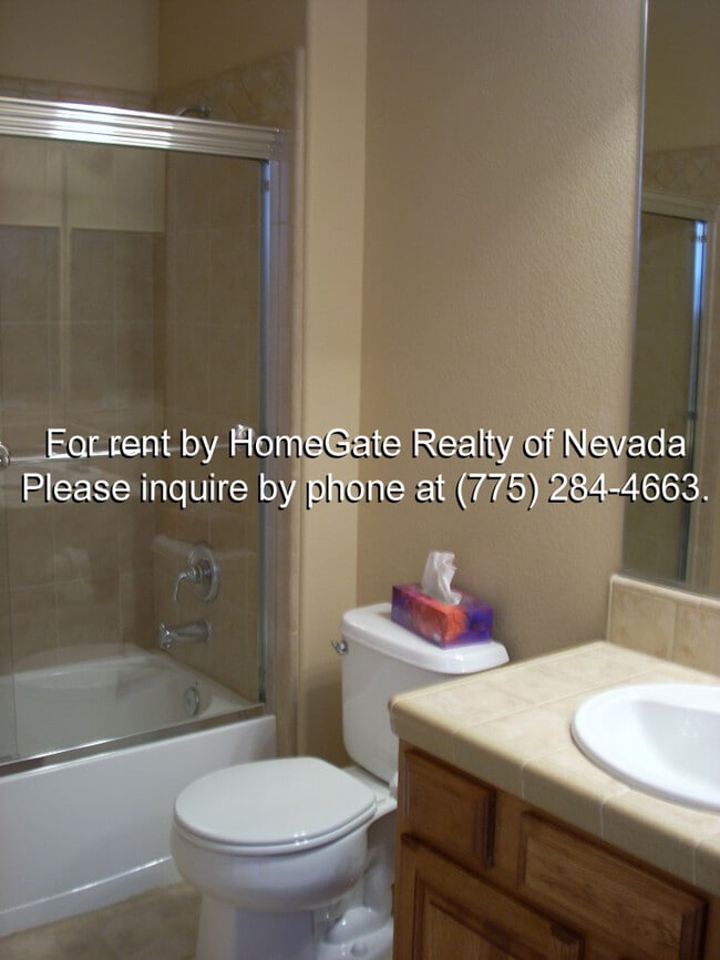 Building Photo - Beautiful Fleur de Lis townhome, Gated Community!