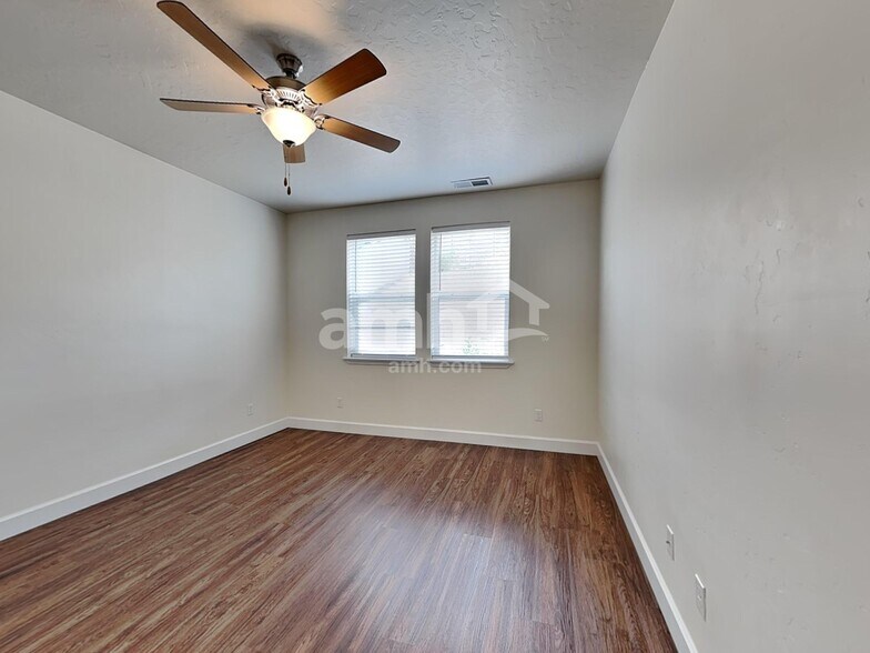 Building Photo - 3537 S Bartlett Way