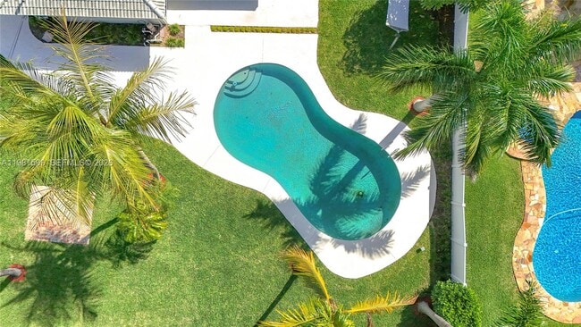 Building Photo - 2533 NE 21st Terrace