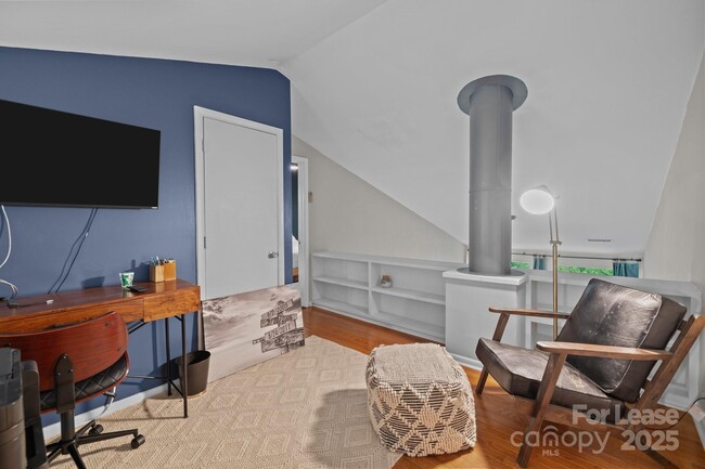 Building Photo - 222 Riverview Terrace