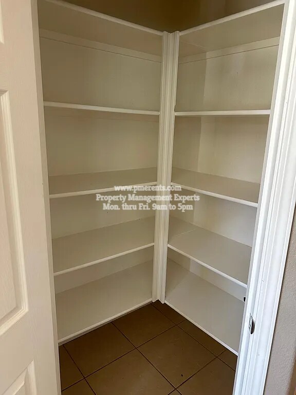 Building Photo - 10942 Sea Hawk Ct