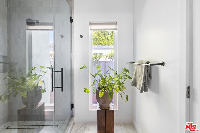 Building Photo - 1772 Orange Grv Ave