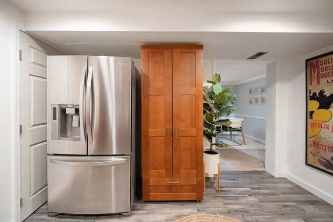 Building Photo - Golden Duplex > Unit is fully furnished feels like NEW!