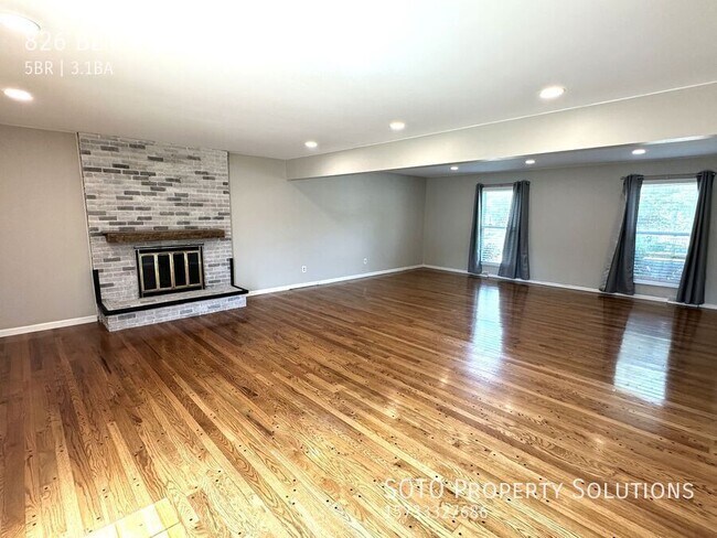 Building Photo - 826 Bergquist Dr