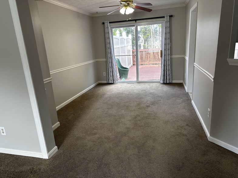 Building Photo - 1227 Athens Ct