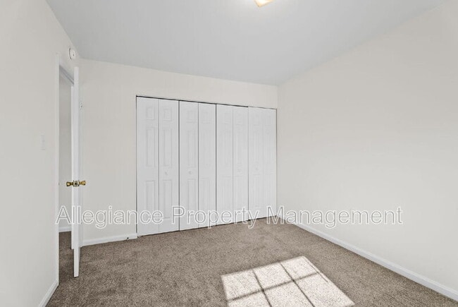 Building Photo - 2108 Monaghan Dr