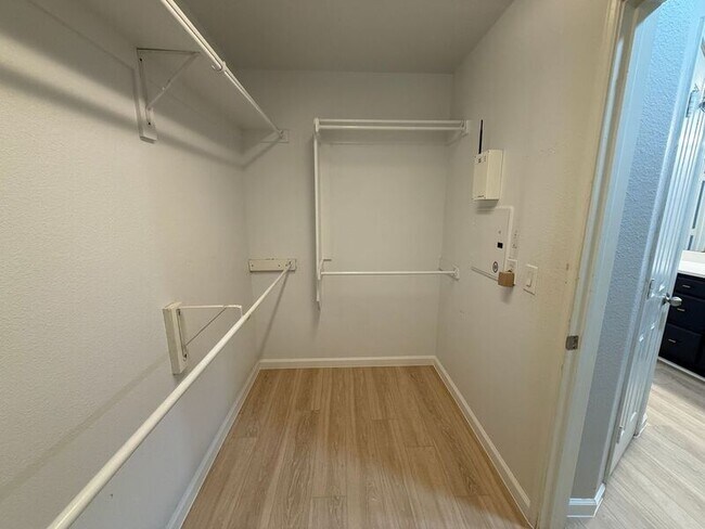 Building Photo - 1909 Morning Dove Dr