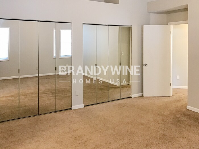 Building Photo - 5900 Homestead Cir