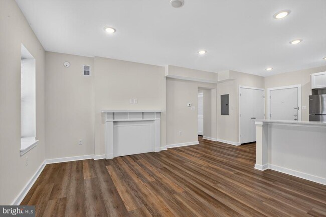 Building Photo - 541 N Orianna St