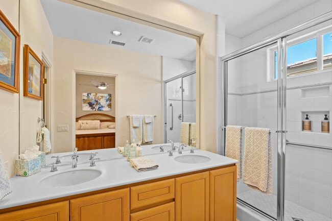 Building Photo - 872 Mission Creek Dr