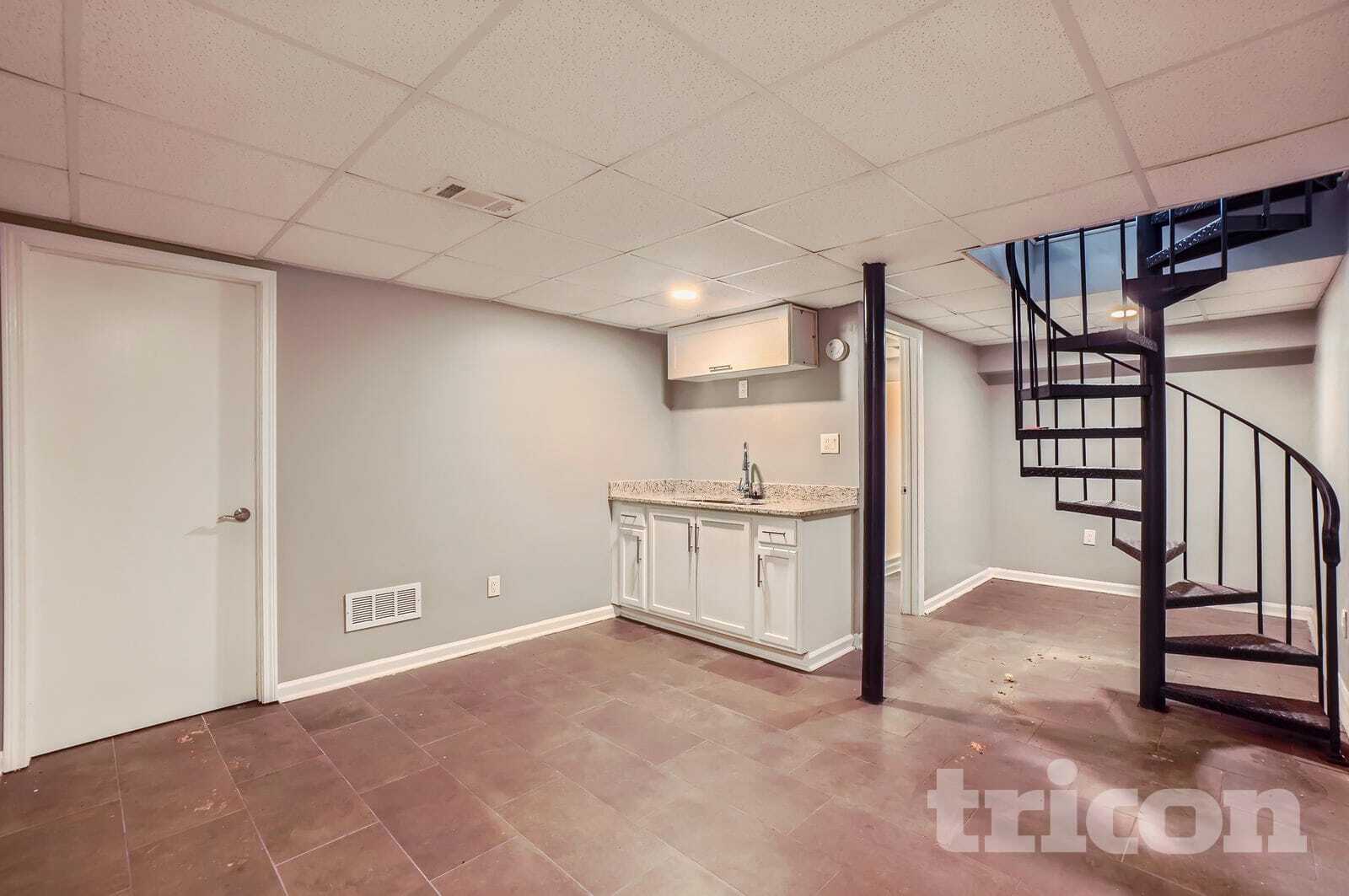 Building Photo - 2241 Wallingford Dr