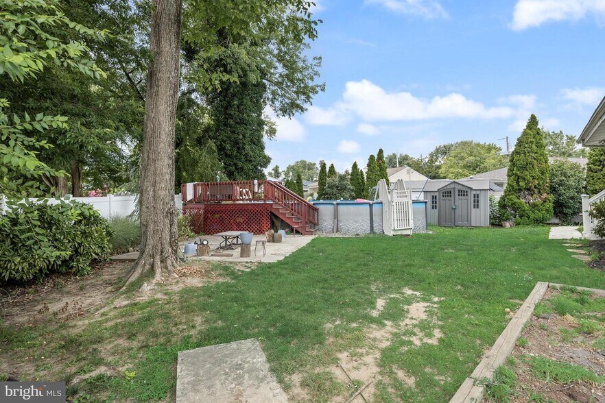 Building Photo - 32 Larkin Rd