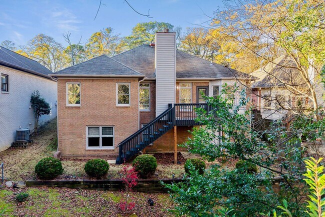 Building Photo - Convenient 3BR/2BA in Homewood