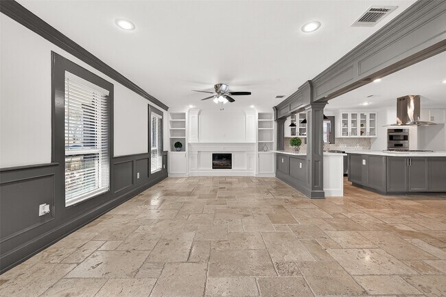 Building Photo - 10054 Cedardale Dr