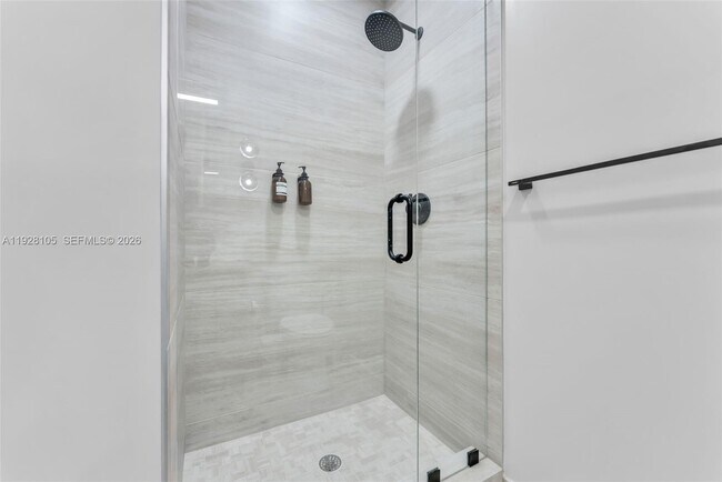 Building Photo - 580 72nd St