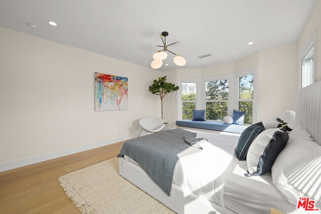 Building Photo - 665 McCadden Pl