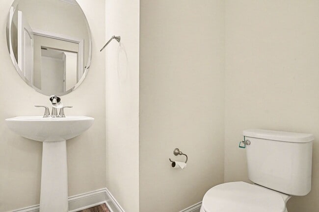 Building Photo - 3BR Like-New Townhome –  Morrisville RTP RDU