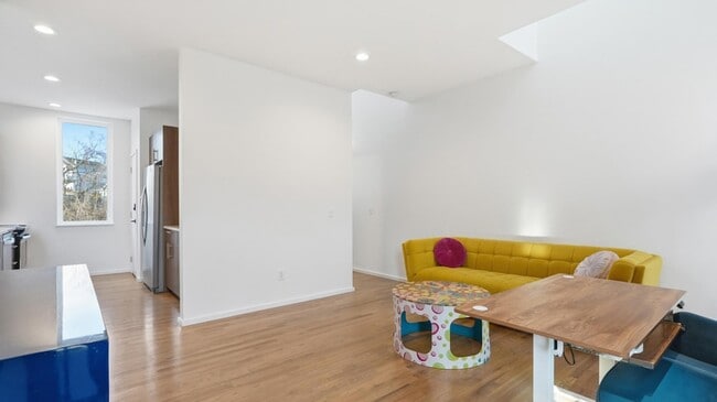 Building Photo - 207 Old Mountain Rd