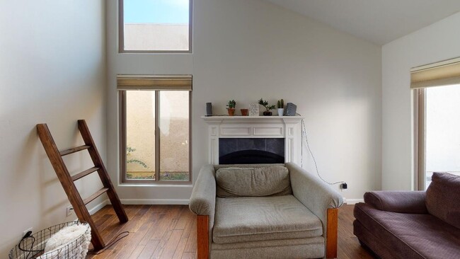 Building Photo - DEPOSIT PENDING Stunning 3 Bedroom, 2 Bath...