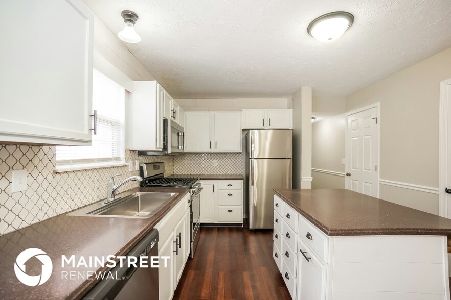 Building Photo - 113 Oakview Dr