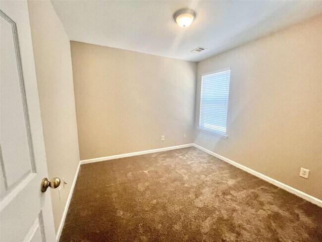 Building Photo - 4713 Autumn Rose Trail