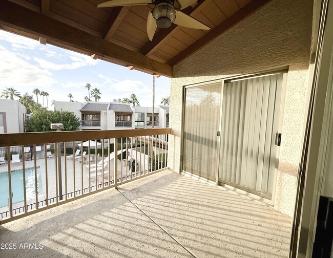 Building Photo - 205 N 74th St