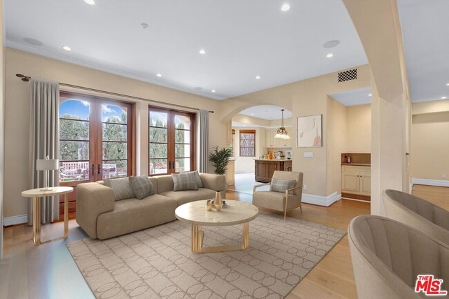 Building Photo - 1101 S Gretna Green Way