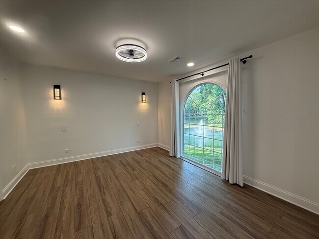 Building Photo - 227 Spring Creek Cir