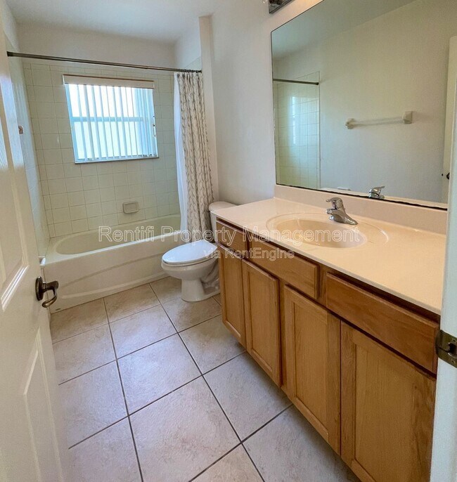 Building Photo - 17038 Tremont St