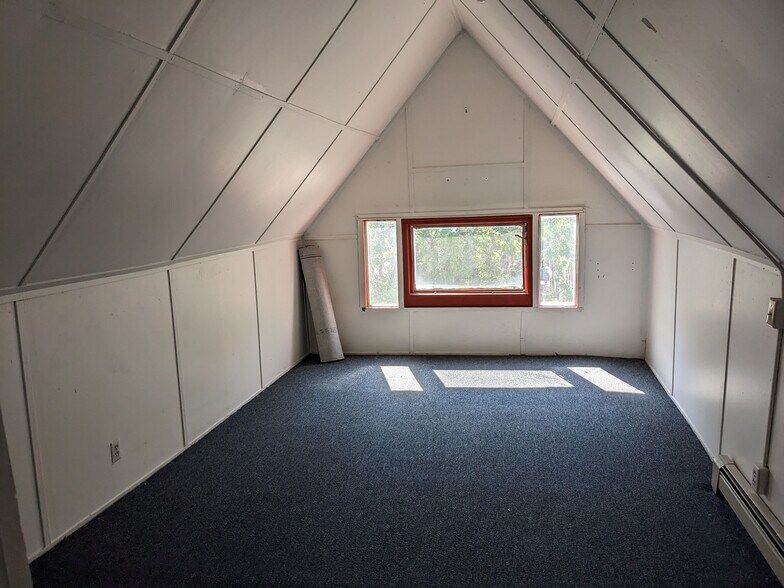 Building Photo - 2317 Harriet Avenue