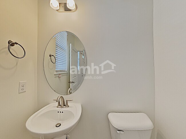 Building Photo - 5056 Trailwater Dr