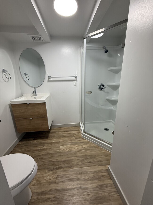 Building Photo - 1214 500 N