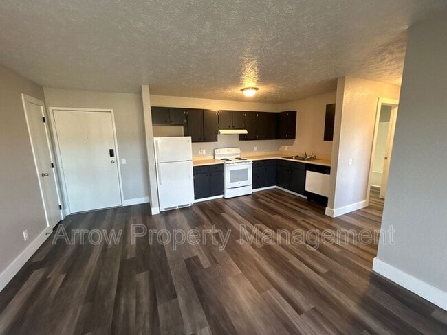 Building Photo - 940 27th St