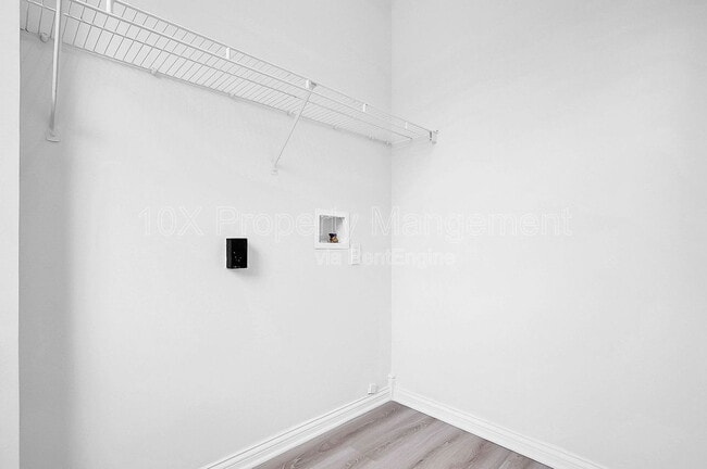 Building Photo - 1114 Summit St