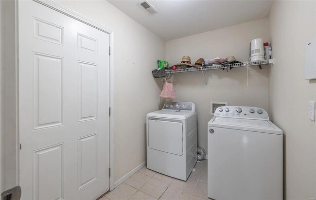 Laundry Room - 15845 Tamarack Ln