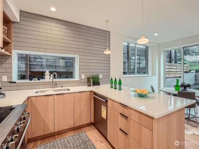 Building Photo - Greenwood 3 Bedroom New Construction Townhouse!