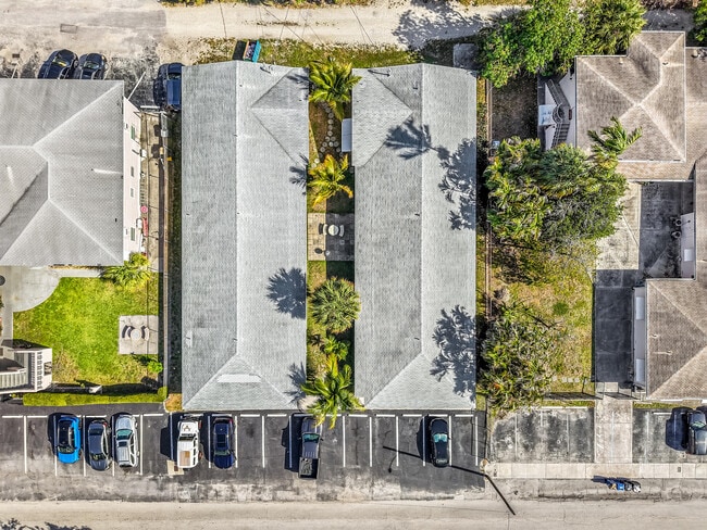 Building Photo - 711 SE 15th St